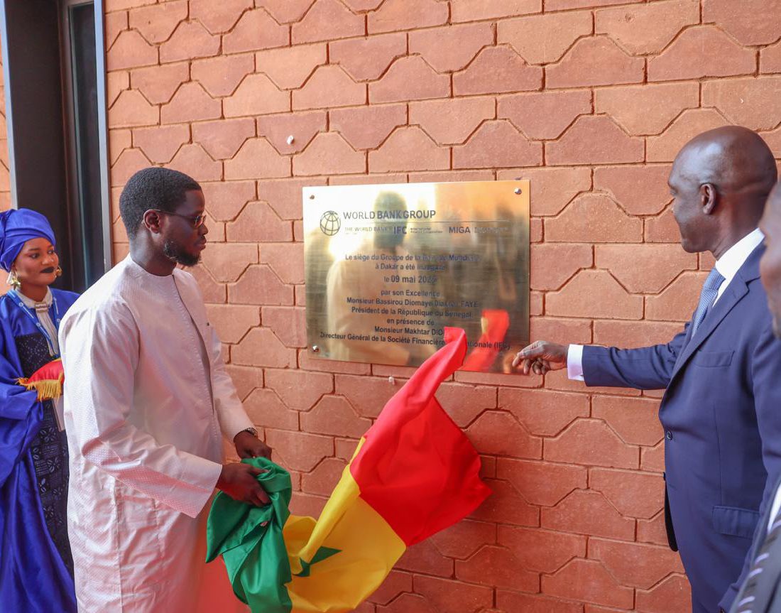 J’ai eu le plaisir d’inaugurer ce matin le nouveau siège régional du Groupe de la Banque Mondiale pour l’Afrique de l’Ouest et du Centre. Ce bâtiment symbolise la volonté de mieux coordonner l’action sur le terrain, avec davantage d’impact au bénéfice direct des populations.