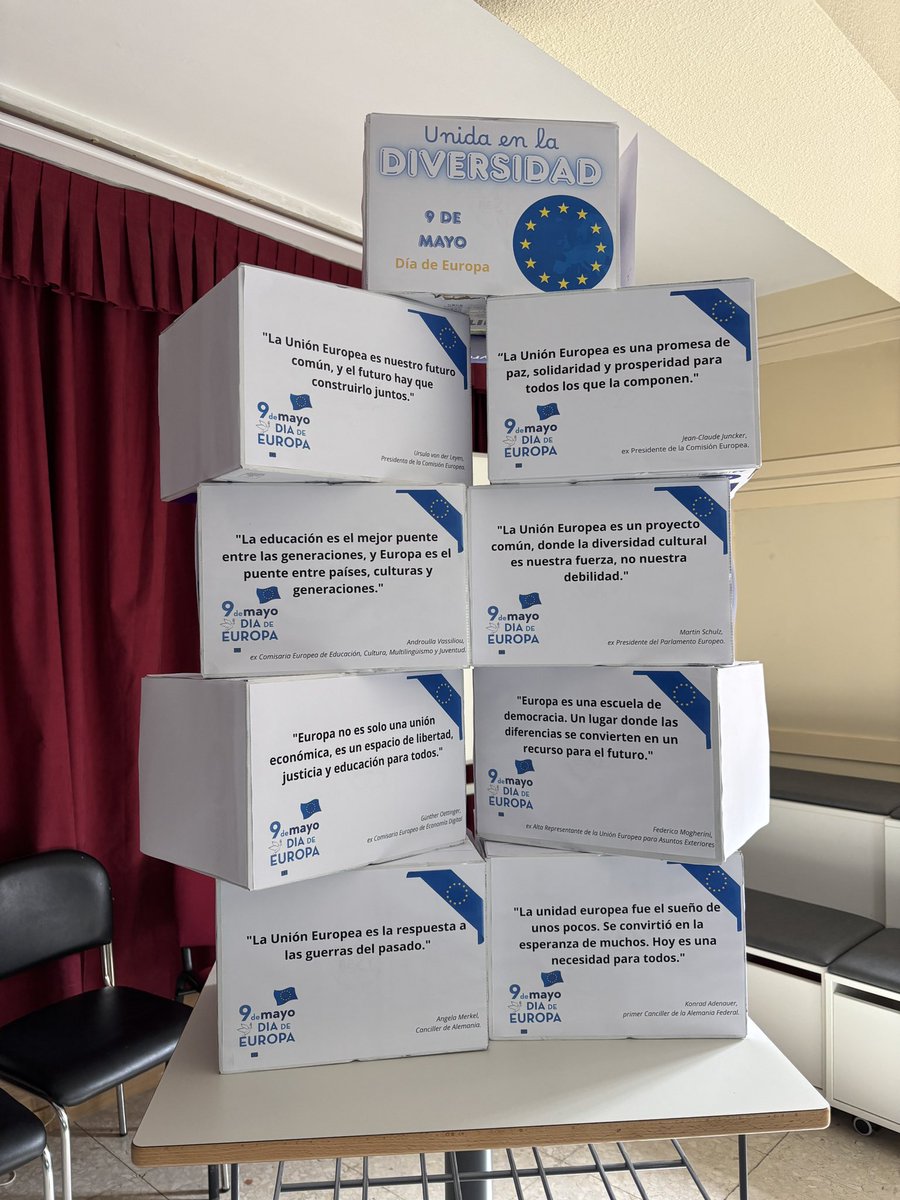 Hoy empecé el #díadeeuropa como he hecho los últimos 10 años: contando en los institutos lo importante que es mejorar la Unión Europea🇪🇺

La democracia y la convivencia empiezan en la aulas.

Además, el <a href="/IesMMolina/">IES MARÍA DE MOLINA</a> es de sección lingüística en francés. Carabanchel sí que sabe👌