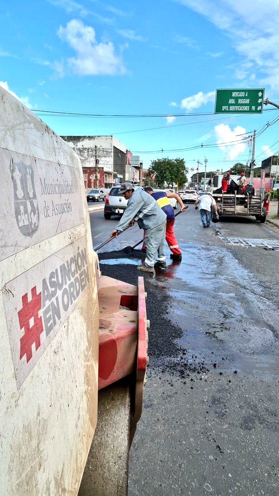 En esta nueva mañana de trabajo, nuestras cuadrillas se encuentran realizando diversas tareas en las calles de nuestra ciudad 🚧