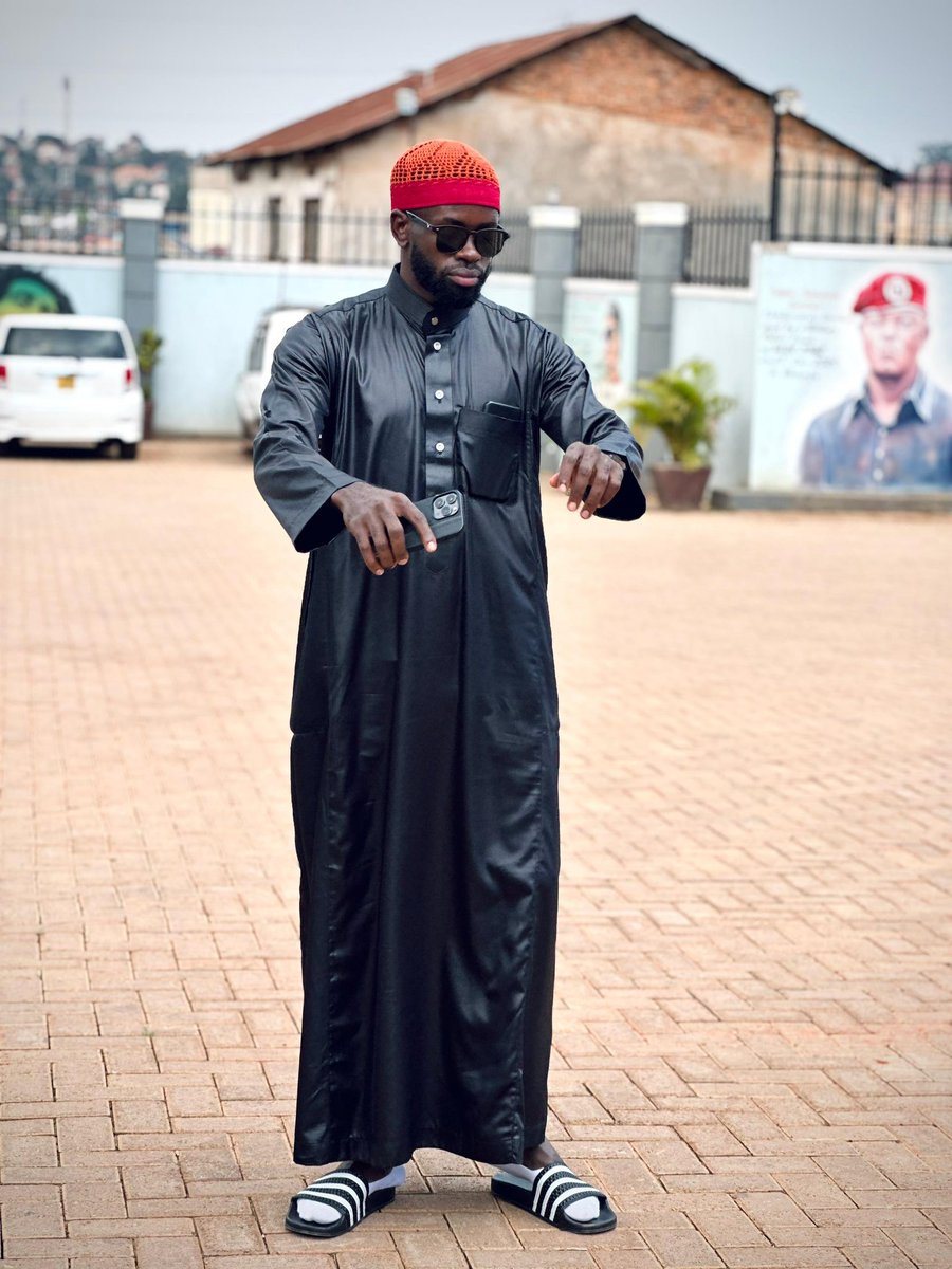 sserugomichael0's tweet image. In struggle we find a lot of friends but let me take this opportunity to thank @MotivKasagga known as taata Kawempe for the good heart era we people of kawempe north are proud of you our lord councilor adako✍️