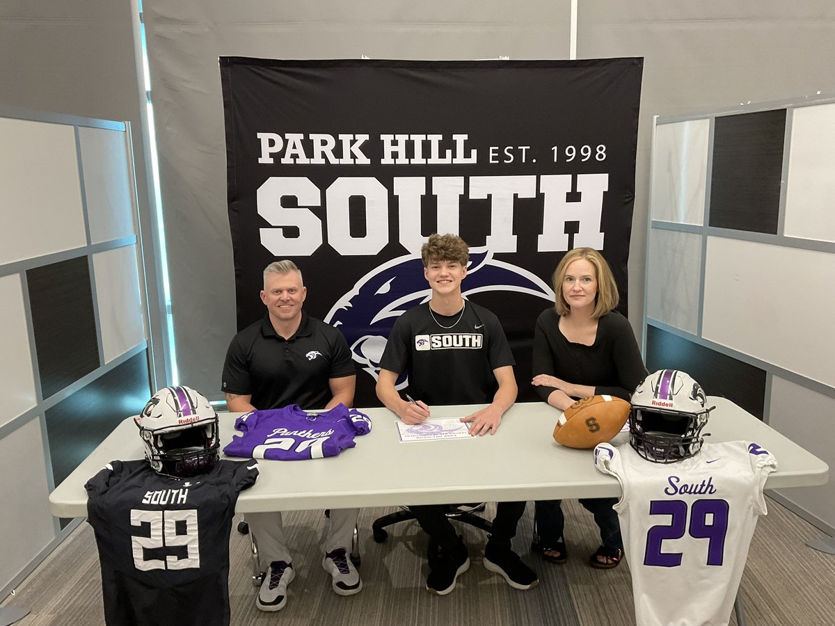 jacob_sledd's tweet photo. Look at these @StrongsideKC 14u guys committing to play football for their high schools. @KLattner11 @Trentmb4 @Asher_Sledd and Jonny Taylor. https://t.co/n1ith9OoqV