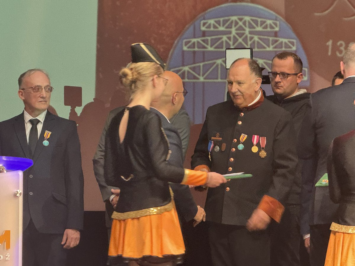 piotr_borys's tweet photo. 🤝Dzień Hutnika 2025 w @KGHM_SA  #Głogów #Legnica #Cedynia 🇵🇱
👍W historii hutnictwa #KGHM przetopiono 100 mln ton miedziowego koncentratu, na które złożyło się  1,5 mld ton wydobytej przez górników rudy miedzi. 
👋Składamy życzenia zdrowia i pomyślności wszystkim Hutniczkom i Hutnikom. Dziękujemy za wielką pracę i poświęcenie dla firmy i Zagłębia Miedziowego