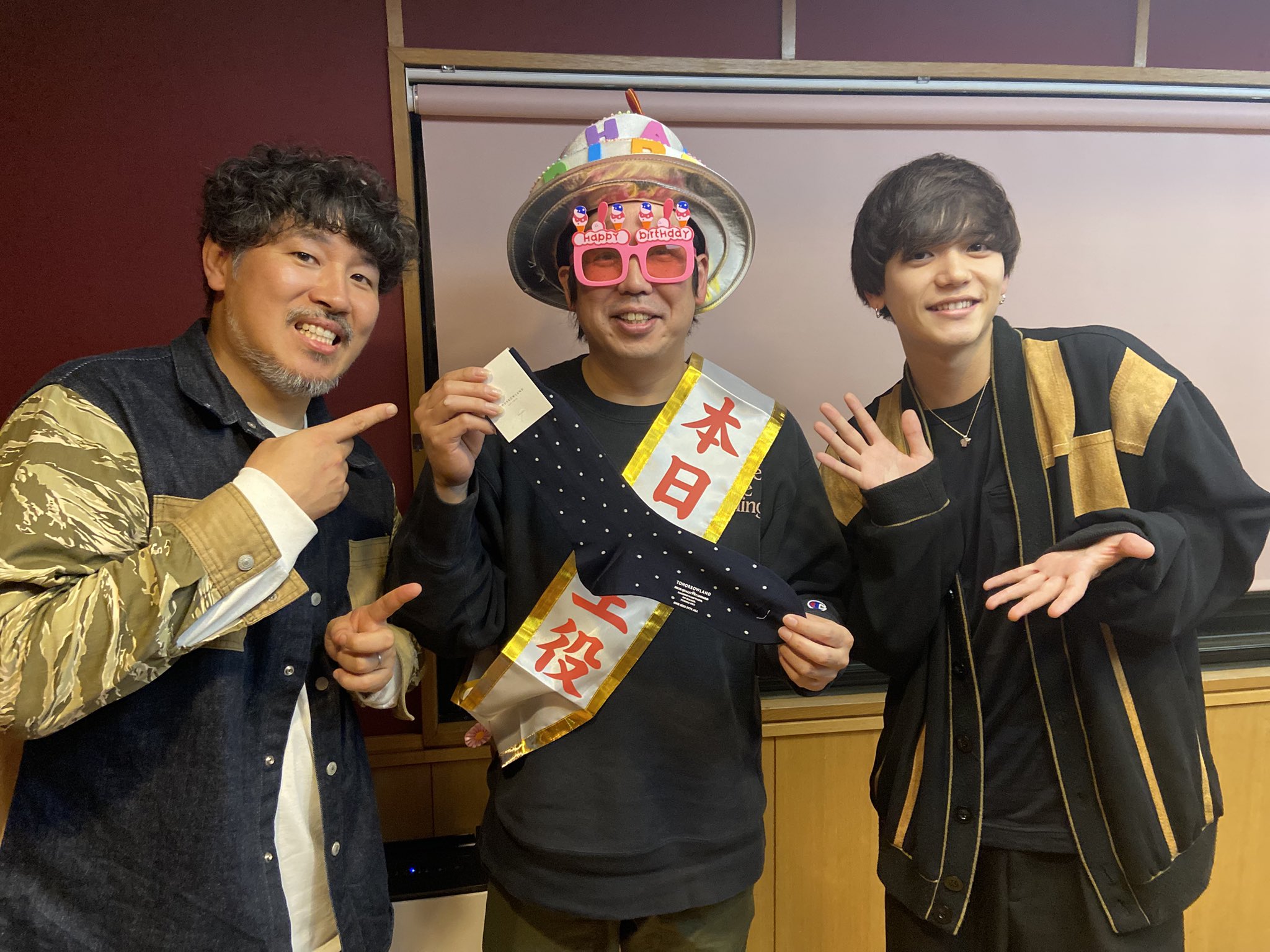 FM802 on X: 