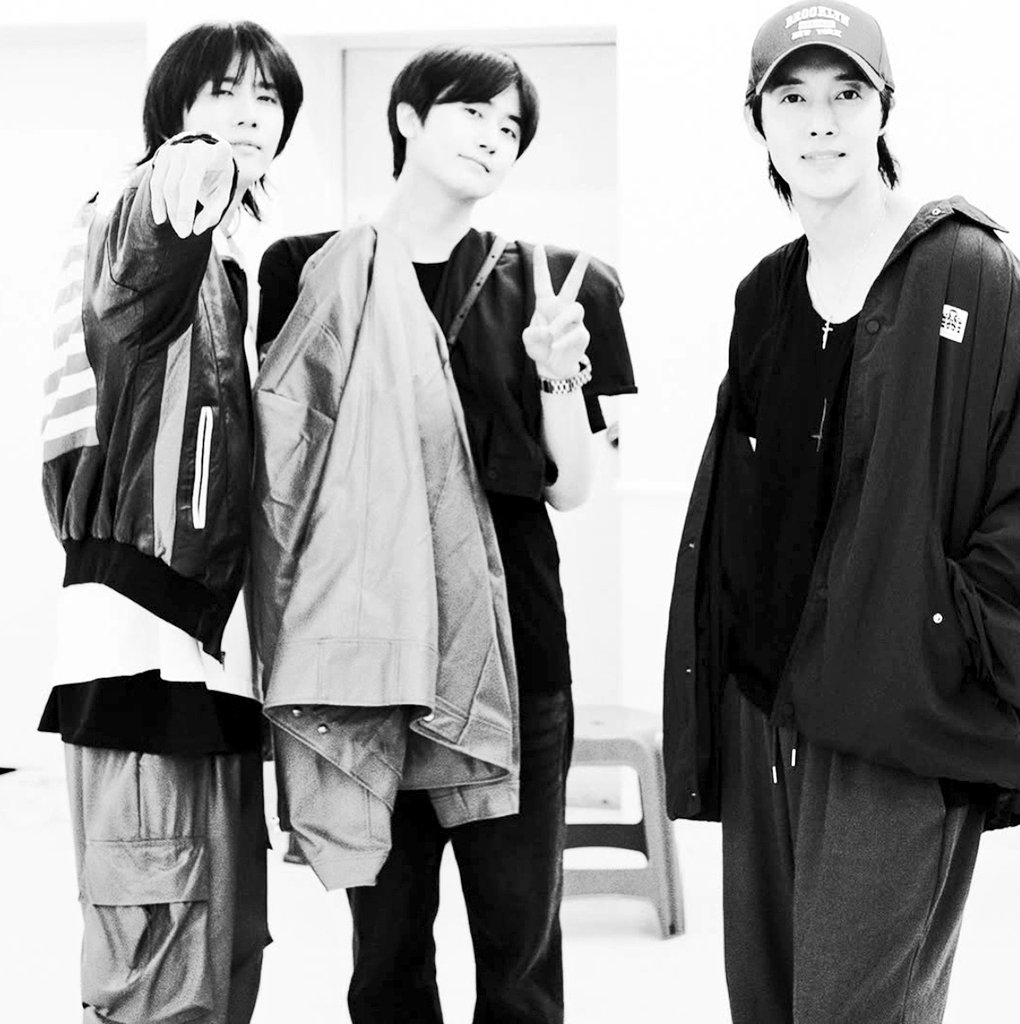 aurelist's tweet photo. I wasn't around in their time, so when I see this I was so happy. They're so sweet 💚

#FIVE_O_ONE #FIVEOONE #파이브오원
#KIMHYUNJOONG #HEOYOUNGSAENG #KIMKYUJONG https://t.co/gPZWUA3VVd
