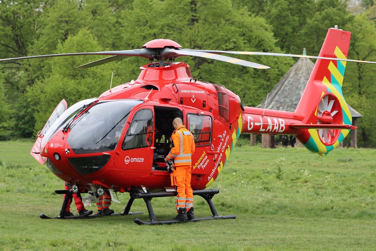 Our advanced trauma team arriving back at our helicopter after treating a critically-injured patient.

🤳 Captured by Matthew Bell