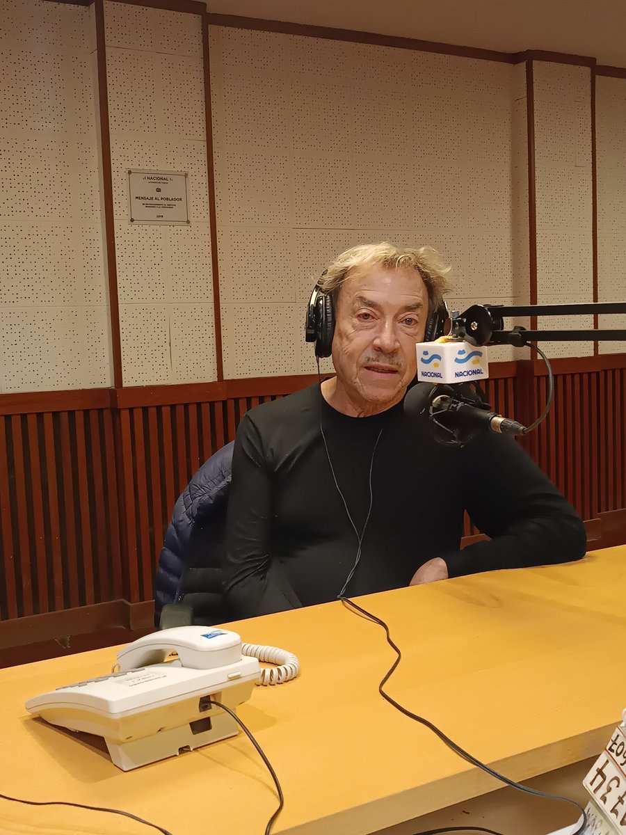 Nos visita en Radio Nacional Comodoro Rivadavia Aníbal Pachano 🎩 <a href="/anibalpachanook/">Anibal Pachano</a> . El domingo de 10 a 13hs se transmite el programa "Aló Pachano" desde los estudios de LRA11 Radio Nacional Comodoro Rivadavia 🎙️📻