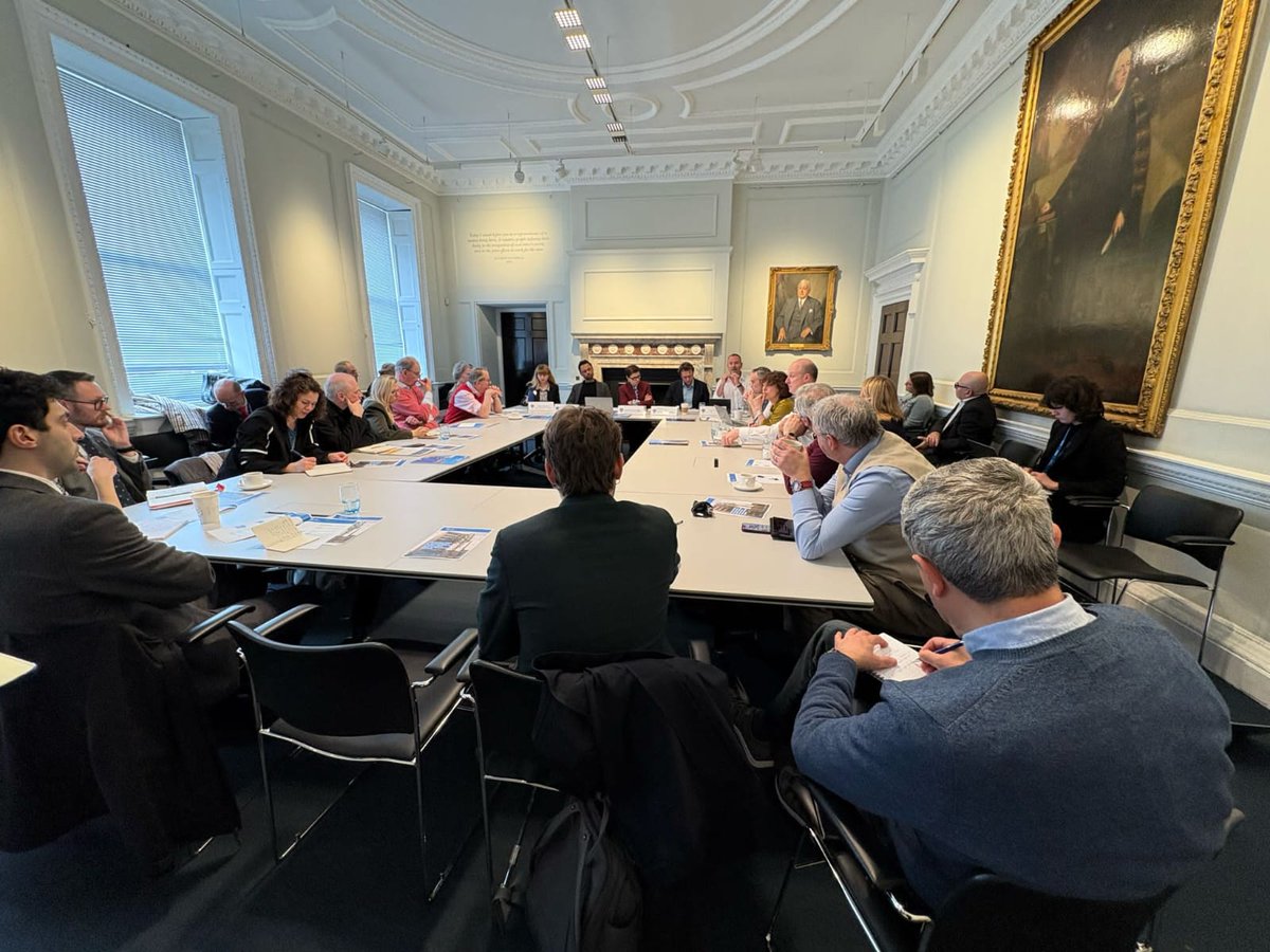 CH Russia Eurasia (@chrussiaeurasia) on Twitter photo In March we were pleased to host an expert panel to discuss an upcoming report by <a href="/TRPforJustice/">The Reckoning Project</a> and <a href="/GRC_HumanRights/">Global Rights Compliance</a> on Russia's information alibis, with <a href="/WayneJordash/">Wayne Jordash</a>, <a href="/olgatokariuk/">Olga Tokariuk</a>, <a href="/peterpomeranzev/">peter pomerantsev</a>, Scott Martin & <a href="/Orysiaua/">Orysia Lutsevych</a>.
📑The report is out now: thereckoningproject.com/uk/justice/man… In March we were pleased to host an expert panel to discuss an upcoming report by <a href="/TRPforJustice/">The Reckoning Project</a> and <a href="/GRC_HumanRights/">Global Rights Compliance</a> on Russia's information alibis, with <a href="/WayneJordash/">Wayne Jordash</a>, <a href="/olgatokariuk/">Olga Tokariuk</a>, <a href="/peterpomeranzev/">peter pomerantsev</a>, Scott Martin & <a href="/Orysiaua/">Orysia Lutsevych</a>.
📑The report is out now: thereckoningproject.com/uk/justice/man…