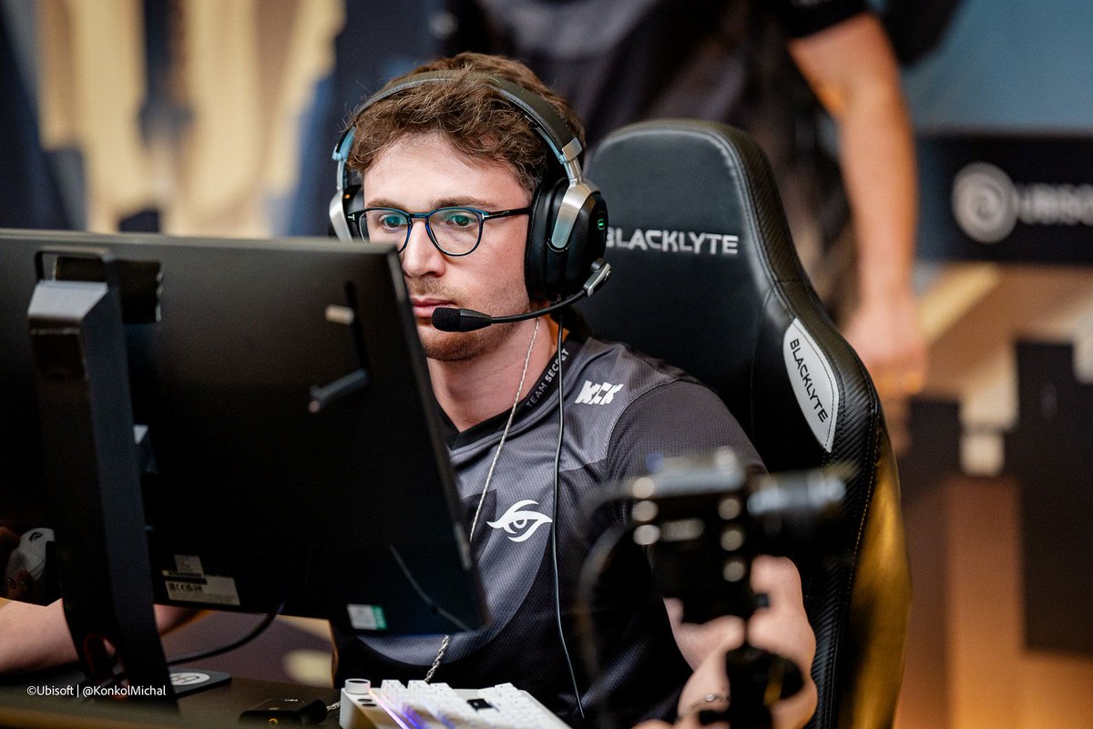 "We will definitely show what we can do from now and in the future": Virtue speaks about Team BDS ahead of roster's RE:L0:AD debut

More information below: