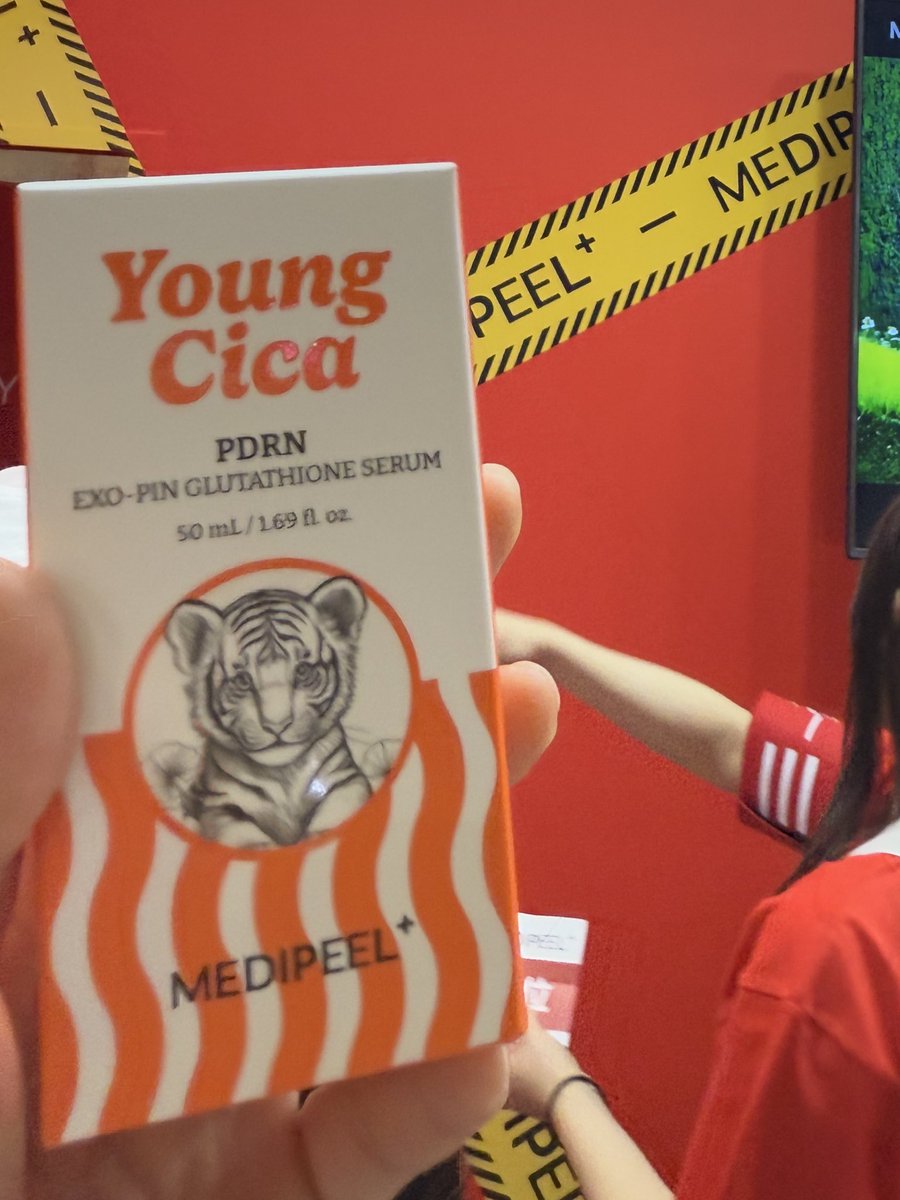 misa_cosme12's tweet image. メディピール(@MedipeelJ )ホール6
まさかまさかの！！❤️🧡❤️🧡
スペシャルランダムが当たって
PDRNセラムの現品げっと〜！🎯
ラッピングマスク気になってた！！
#kcon