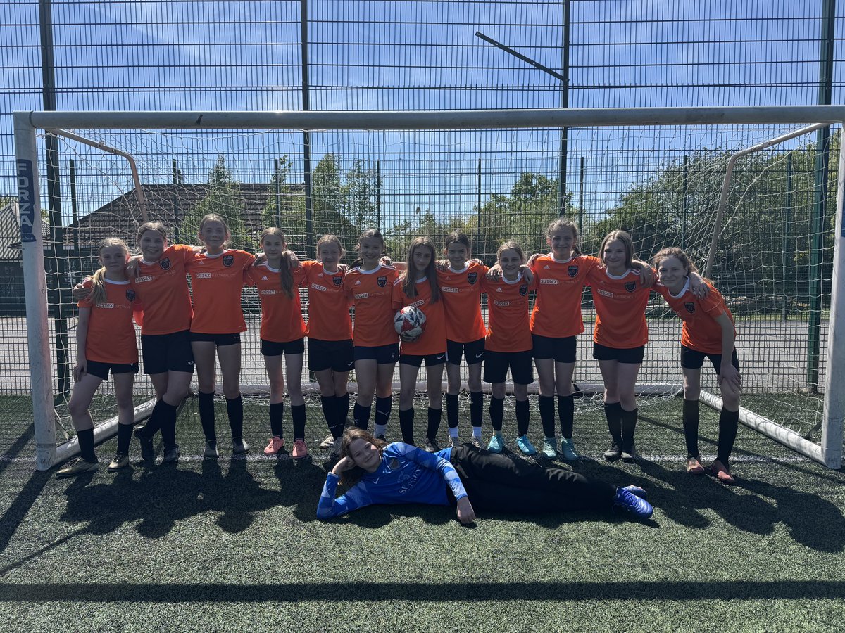 BeaconAPE's tweet photo. ๐คฉ INTO THE QUARTER-FINALS @SchoolsFootball ๐คฉ
U13 girls were 10 mins away from going out at 4-2 down and turned around to win 6-5 in normal time, incredible team performance to book their place into the final 8!
Daisy โฝ๏ธโฝ๏ธโฝ๏ธโฝ๏ธ
Lily โฝ๏ธโฝ๏ธ
#TeamBeacon๐ โซ๏ธ #Comeback #Last8 https://t.co/2FBuODCiDH