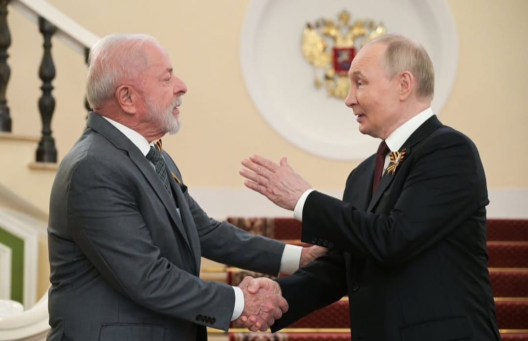 O Antagonista (@o_antagonista) on Twitter photo Lula e o “fogo” de Adolf Hitler e Vladimir Putin
Por: <a href="/CRochamonte/">Catarina Rochamonte</a>
oantagonista.com.br/analise/lula-e… Lula e o “fogo” de Adolf Hitler e Vladimir Putin
Por: <a href="/CRochamonte/">Catarina Rochamonte</a>
oantagonista.com.br/analise/lula-e…
