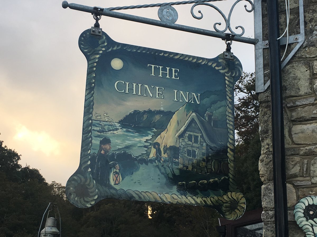 There are lots of smugglers' pubs here on the Isle of Wight and I'll be exploring a few in my (repeat) talk on Smugglers and Wreckers, at Brading Roman Villa, on Saturday 17 May at 2 pm. There are still some tickets available: bradingromanvilla.org.uk/whats-on/smugg…