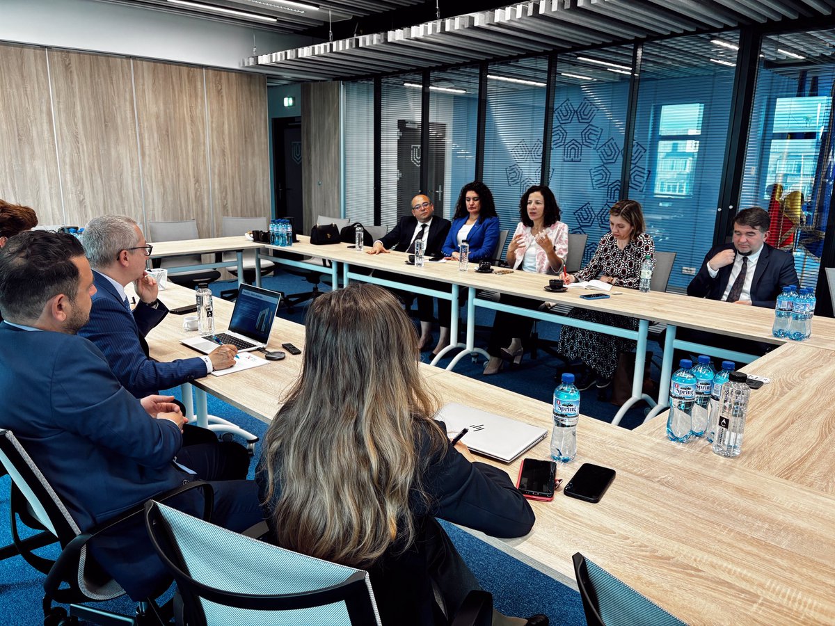 RoxanaMinzatu's tweet image. Thank you, @LucaTagliaretti, for the warm welcome today at @Cybersec_ECCC.

The Centre’s work is essential for Europe!

Our discussions focused on its role in advancing cyber skills: a priority identified in the ECCC Strategic Agenda — and on supporting more women and girls in…