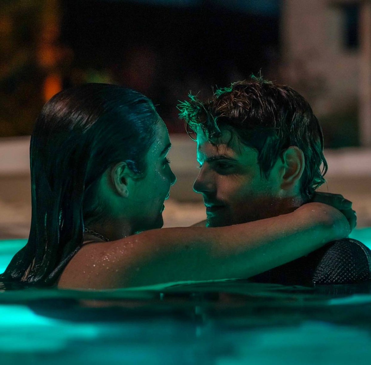 marukouwi's tweet photo. I Wanna Be Yours💚 #malainfluencia #badinfluence #albertoolmo #elearochera #netfllix https://t.co/4TzYL6X2k7