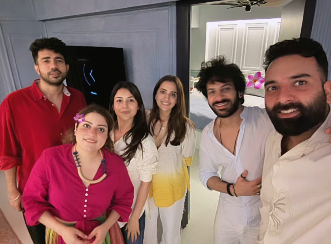 ๐ช๐๐๐๐๐๐๐๐๐๐๐๐โ (@not2baesthetic) on Twitter photo Kusha and Shehnaaz ko kitneeee din baad eksaath dekh rahi๐ฅน๐ค๐ป
I missed them๐ซถ๐ป
<a href="/ishehnaaz_gill/">Shehnaaz Gill</a>
#ShehnaazGill Kusha and Shehnaaz ko kitneeee din baad eksaath dekh rahi๐ฅน๐ค๐ป
I missed them๐ซถ๐ป
<a href="/ishehnaaz_gill/">Shehnaaz Gill</a>
#ShehnaazGill