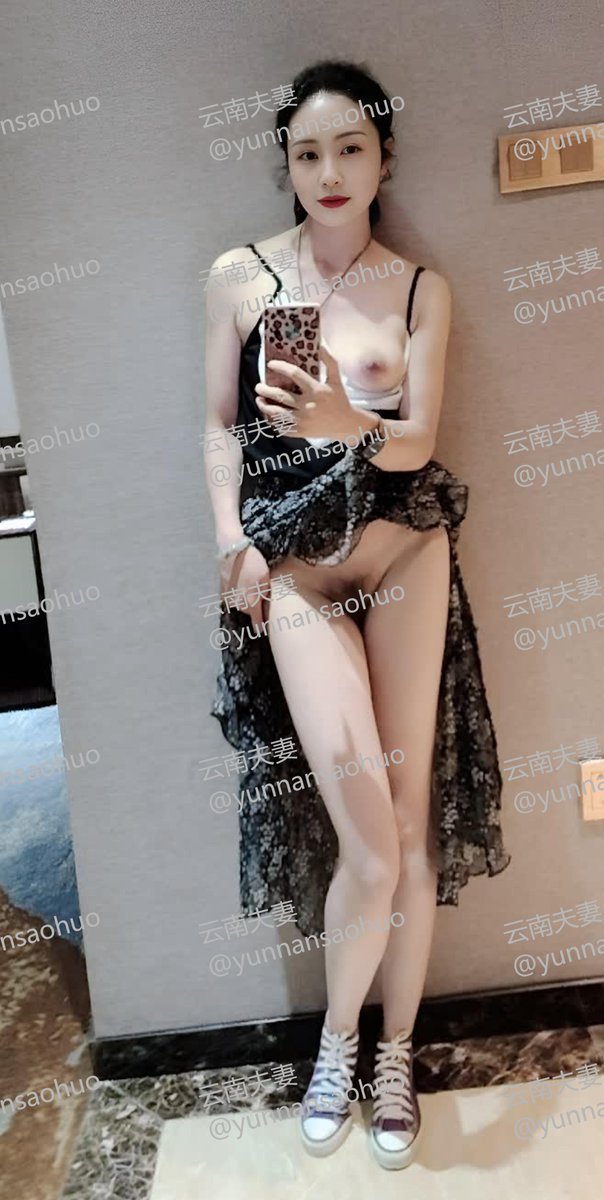 老婆出差，发了张这个照片给我，说是要陪客户出去吃夜宵。天啊，真是个骚货。
<a href="/luchu888/">在人前羞耻的露出裸体💋</a>
<a href="/luchu888888/">🌻反差婊露出精选集🌻（露出转推）</a>
#露出摄影 
#露出誘惑
