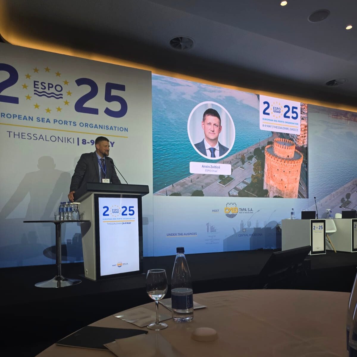 Port de Guadeloupe (@portguadeloupe) on Twitter photo 🚢 ESPO 2025 : Le GPMG était représenté parmi 260 participants de 20 pays européens. Sous la présidence de M. Ansis Zeltins, la conférence a marqué un tournant dans la stratégie portuaire : de la compétition à la coopération et collaboration. #GPMG #ESPO2025 #Guadeloupe 🌍 🚢 ESPO 2025 : Le GPMG était représenté parmi 260 participants de 20 pays européens. Sous la présidence de M. Ansis Zeltins, la conférence a marqué un tournant dans la stratégie portuaire : de la compétition à la coopération et collaboration. #GPMG #ESPO2025 #Guadeloupe 🌍