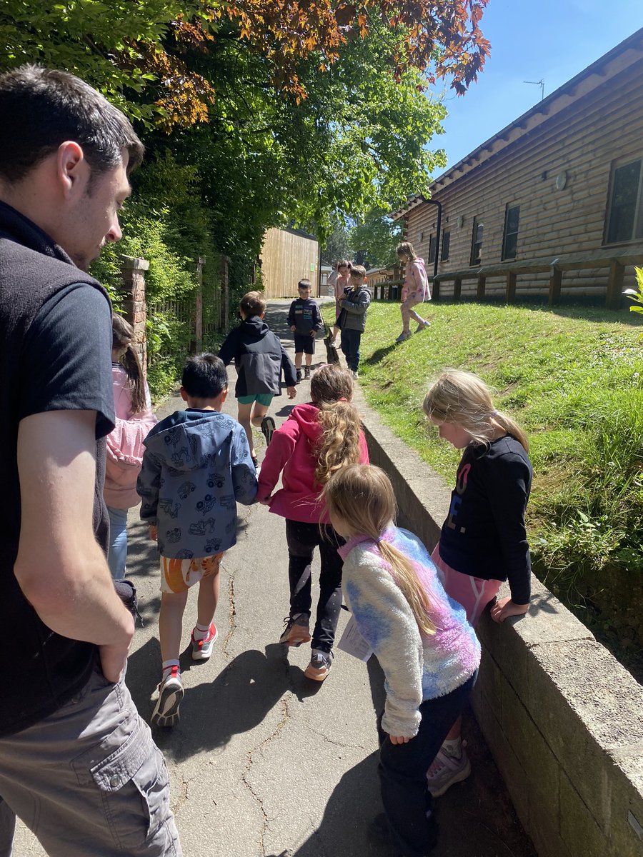 Y2_CTK's tweet photo. A spot of orienteering to work on our map skills. We also saw the Barnstondale owl! ☀️ 🗺️ 🦉 https://t.co/2nwHeGe0tF