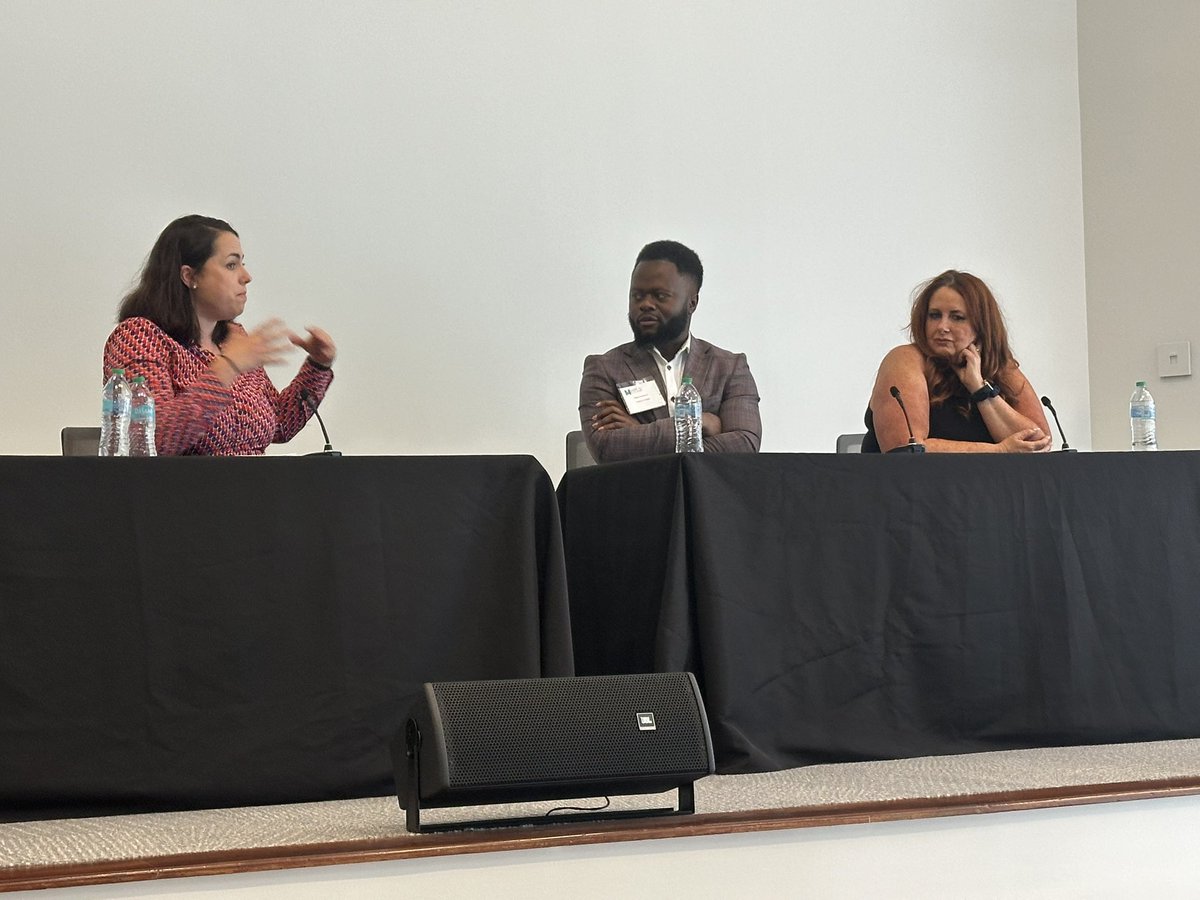 McClungPR's tweet image. At @MplsChamber Legislative Breakfast moderated by @Axios’ @toreyvanoot with @AbouAmara & @justamykoch. Ten days until #mnleg hits the adjournment deadline. Will legislators be tired from a difficult session & willing to take a deal? Or will they dig in for a fight?