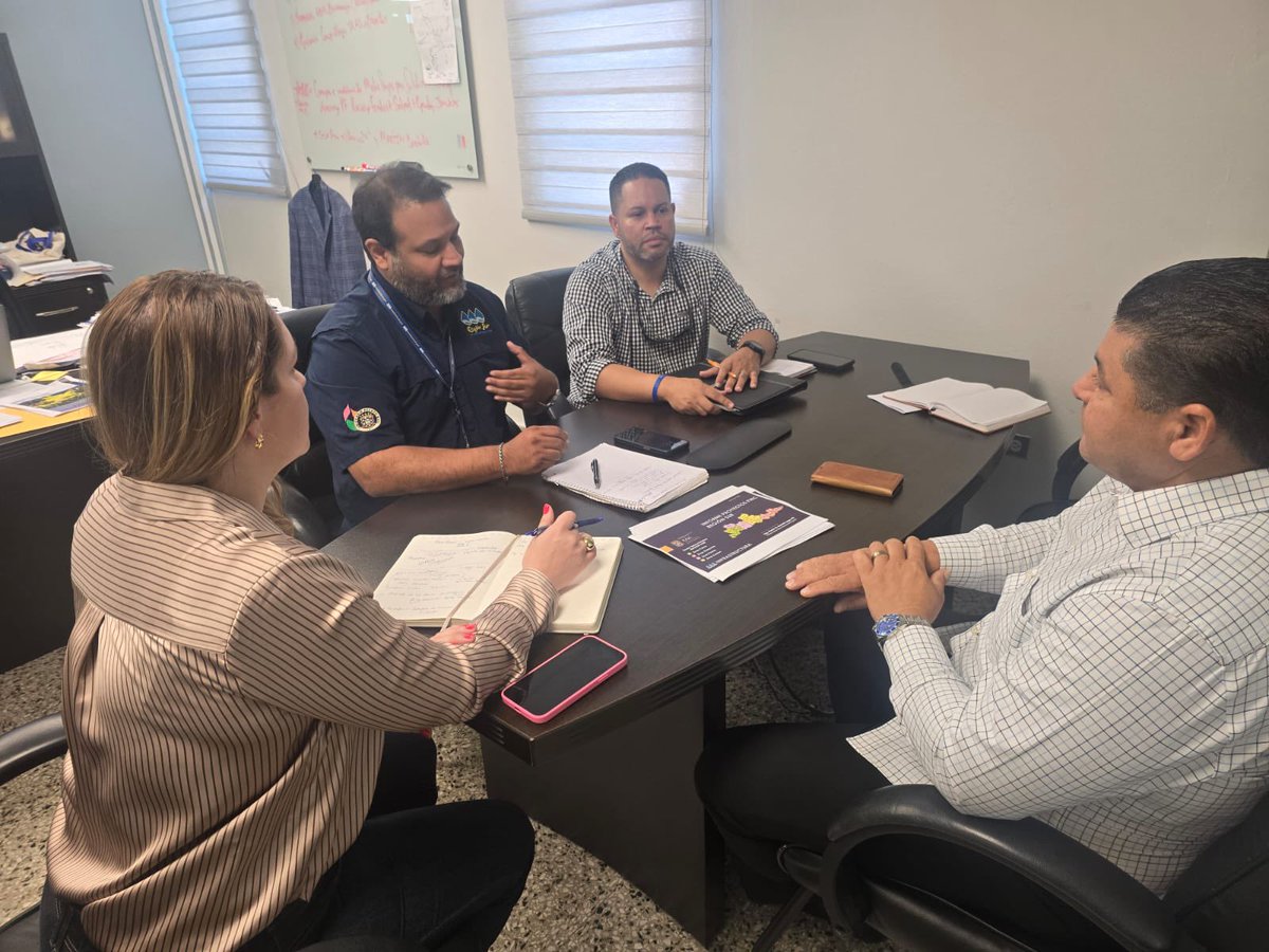 𝗥𝗲𝘂𝗻𝗶ó𝗻 𝗰𝗼𝗻 #𝗔𝗔𝗔 𝘀𝗼𝗯𝗿𝗲 𝘀𝗲𝗿𝘃𝗶𝗰𝗶𝗼 𝗱𝗲 𝗮𝗴𝘂𝗮 𝗲𝗻 𝗲𝗹 #𝗗𝗶𝘀𝘁𝗿𝗶𝘁𝗼𝟯 con el Ing. Bruce León (Director Ejecutivo Regional de AAA), Tamara Rivera Figueroa (Subdirectora Regional) y Melvin Cruz Medina (Director Área Guayama) para atender los problemas