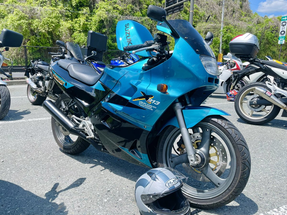 24ok_a's tweet photo. ↓
#Bandit琵琶湖ミーティング
#SUZUKIbanditmeeting
No.29〜No.32
#GIXXER150 やっちん
#GIXXER250SF よっさん夫
#GSX250S 刀 RDノロノロ
#ACCROSS 藤々
↓ https://t.co/3h617BhURG