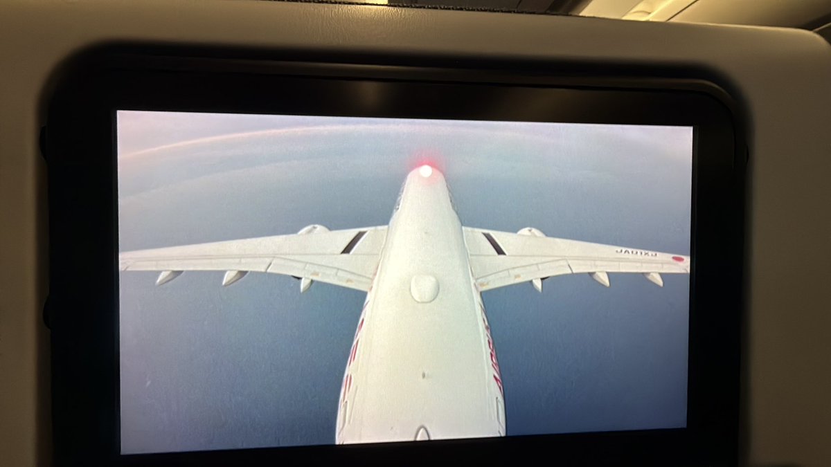 Superflight2's tweet photo. 今日のフライトで、スマホの壁紙にしてるくらい大好きなJALのJA01XJに搭乗！
#JAL 
#a350 https://t.co/O1OQ710Gin