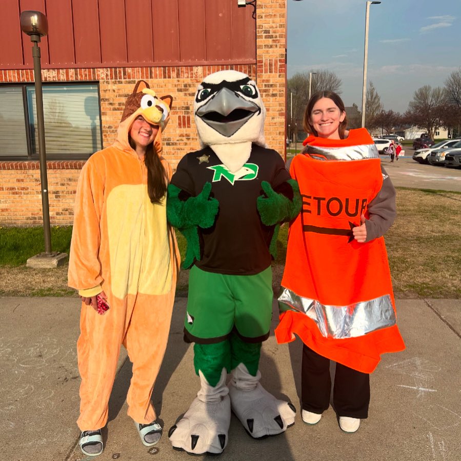 UND Student-Athlete Leadership (@und_sa_lead) on Twitter photo Hooray!!! Members of <a href="/UNDsoccer/">North Dakota Soccer</a> greeted the students of Century Elementary School this morning for Bike to School Day! #UNDproud Hooray!!! Members of <a href="/UNDsoccer/">North Dakota Soccer</a> greeted the students of Century Elementary School this morning for Bike to School Day! #UNDproud
