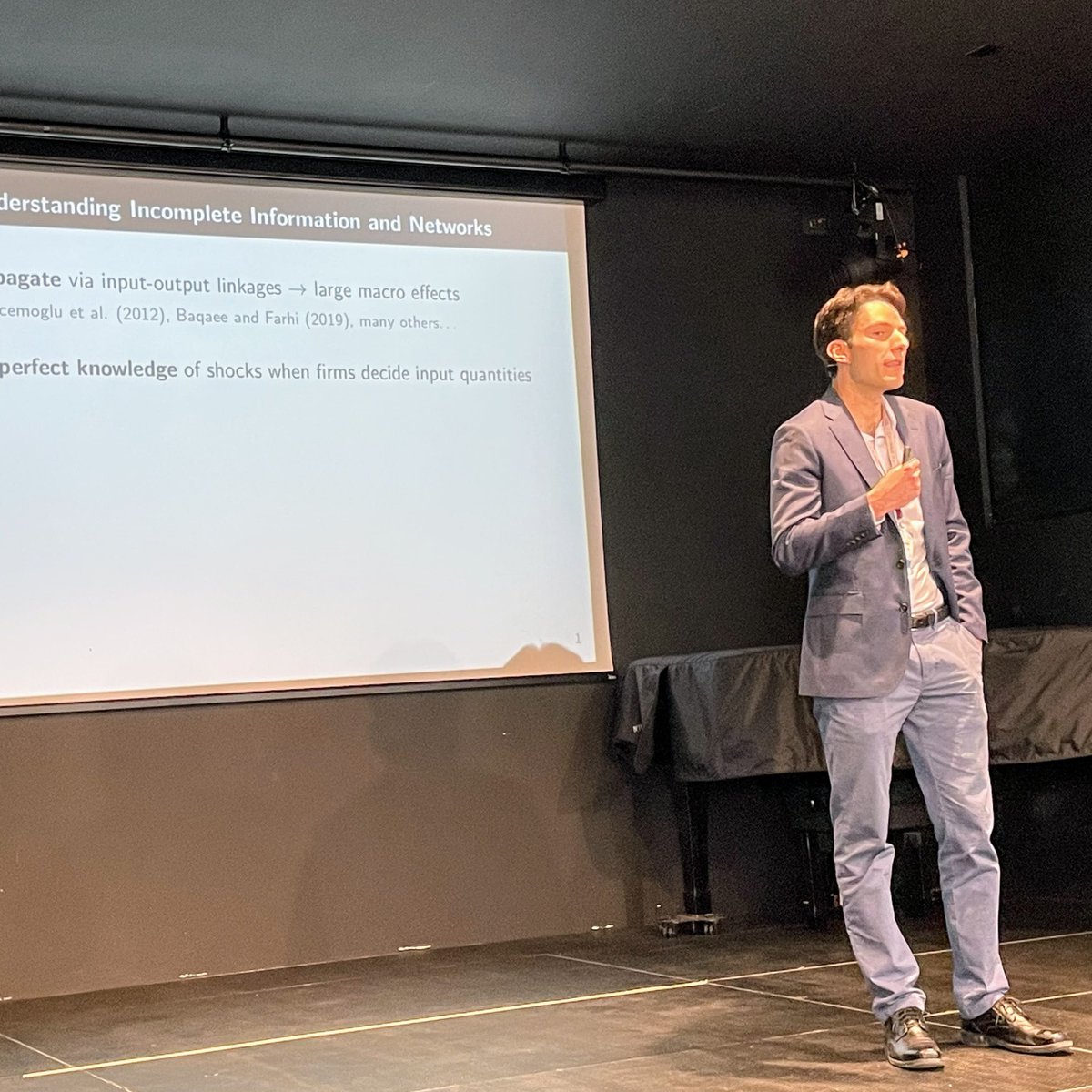 dSEA Unipd (@dsea_unipd) on Twitter photo That’s a wrap for the #REStud Tour 2025 in Padua!
Two inspiring days of research, discussion, and networking.
A big thank you to all the speakers and participants!
🔗Full programme and upcoming stops <a href="/Stockholm_Uni/">Stockholm University</a> & <a href="/BristolUni/">University of Bristol</a>: sites.google.com/view/restudtou…
#EconTwitter That’s a wrap for the #REStud Tour 2025 in Padua!
Two inspiring days of research, discussion, and networking.
A big thank you to all the speakers and participants!
🔗Full programme and upcoming stops <a href="/Stockholm_Uni/">Stockholm University</a> & <a href="/BristolUni/">University of Bristol</a>: sites.google.com/view/restudtou…
#EconTwitter