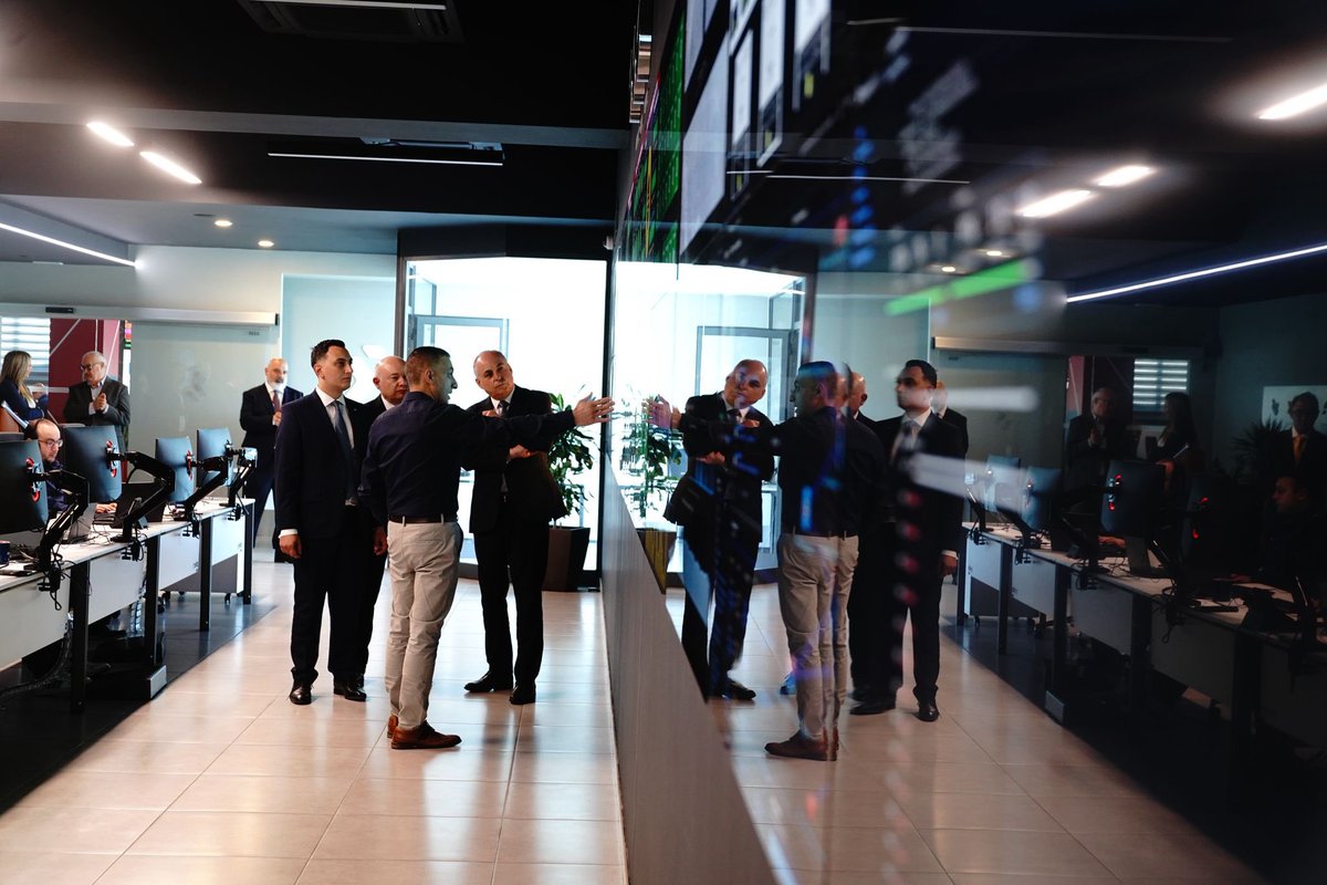 Visited the Malta Information Technology Agency (MITA) data centre, where Next Generation EU funds have strengthened Malta's digital defence system. 

Cybersecurity is crucial for our national and European security. 🇪🇺🛡️

MT
Żort id-data centre tal-Aġenzija Maltija