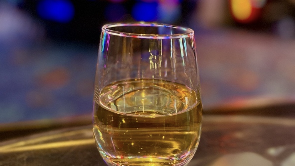 grandcasinoMN's tweet image. Today’s agenda: chilled Moscato and good vibes. Who’s in? 🍾 

#NationalMoscatoDay #Celebrate #Moscato #SipSipHooray