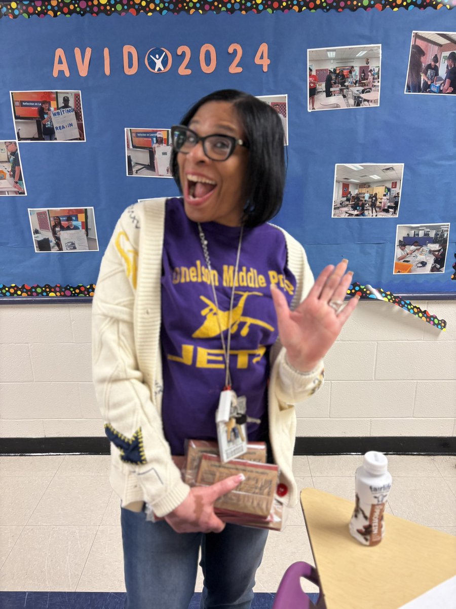 jill_pointer's tweet image. Yay Dr. Moore repping the DMS spirit day!
#MNPSWellnessWeek2025 
@MNPS_kidshealth 
@DonelsonMNPS