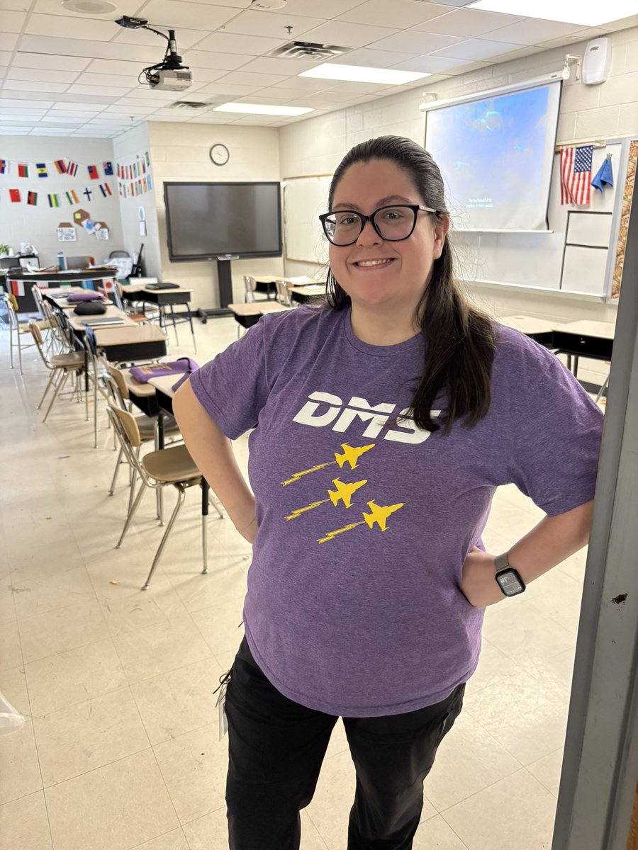jill_pointer's tweet image. Ms. Gym showing off her DMS colors, purple and yellow!
#MNPSWellnessWeek2025 
@MNPS_kidshealth 
@DonelsonMNPS