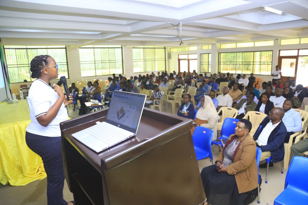 KAMPENI YA KITAIFA YA AFYA YA AKILI NI AFYA KUTIMUA VUMBI  MKOANI IRINGA
Kampeni ya kitaifa ya Afya ya Akili  ni Afya imeaanza rasmi  Chuo Kikuu cha Iringa ambapo  Mkurugenzi Mtendaji wa MNMH  <a href="/Plawala2023/">Paul Lawala</a> na wataalamu  mbalimbali kutoka  <a href="/Mirembe_hosptz/">Mirembe National Mental Health Hospital</a> wameweka  kambi Iringa