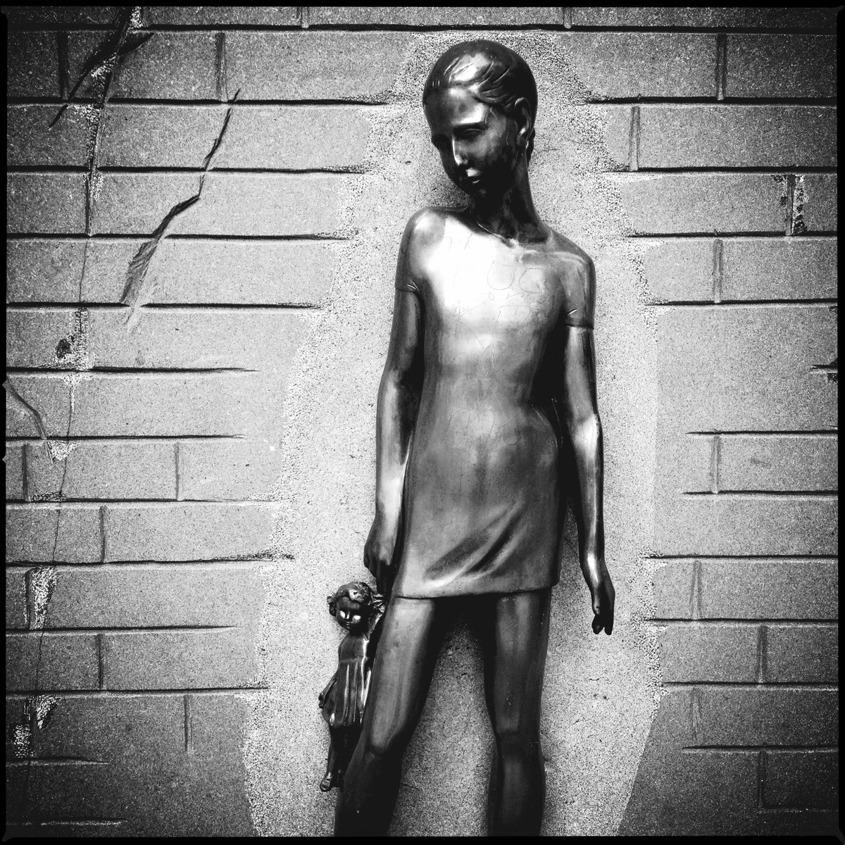 ABBSound's tweet image. Babyn Yar. Memorial &quot;Victims of Nazi Terror&quot;
More info in ALT
#UNESCOProtection

#blackandwhite #sculpture #kiev #ukraine #kitcam #dark #phojournalism #documentary #blackandwhitephoto #noir #KitCamApp #streetphoto #ClassicMono #monoart #bnw #blackandwhitephoto #CulturalHeritage