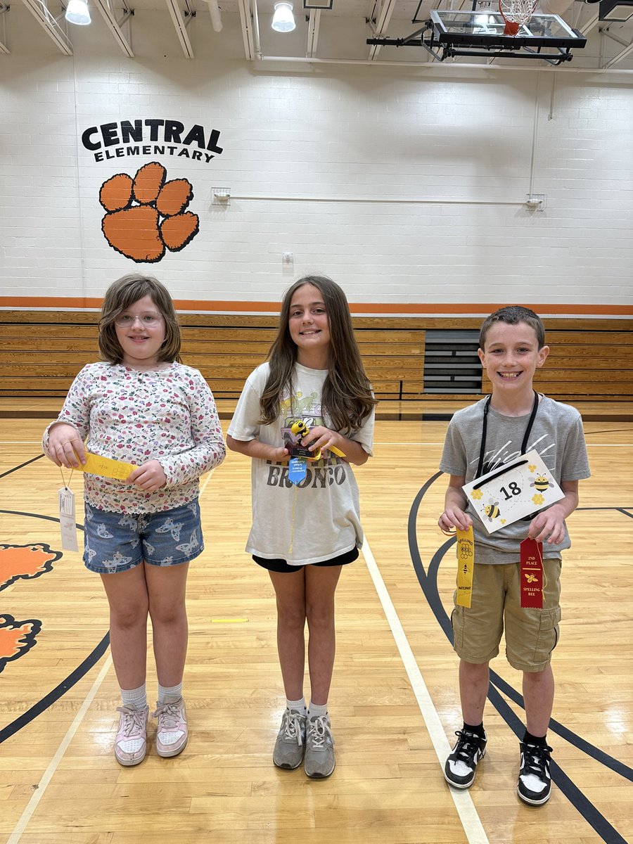4th Grade Spelling Bee! Congratulations to all of our spellers! 1st place Nyla McAlister, 2nd place Robert Leder, and 3rd Ani Wilson!