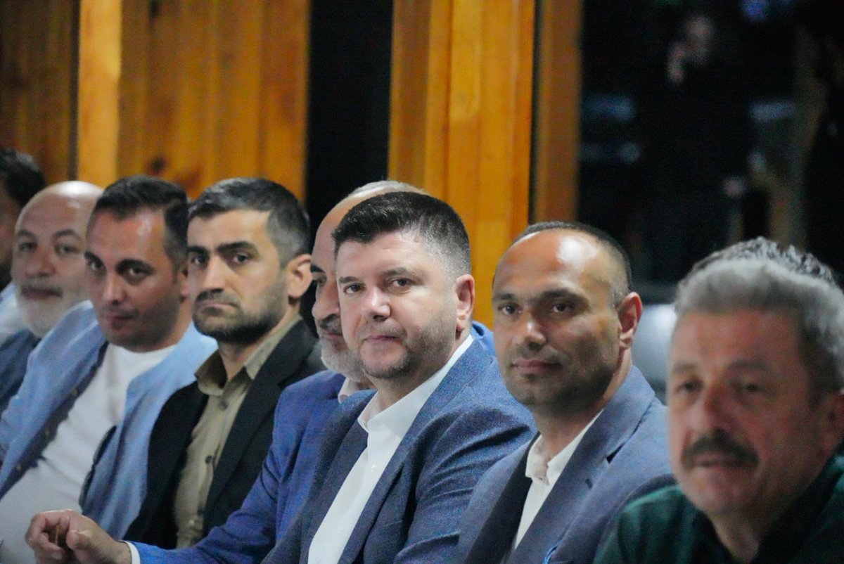 Ahmet Cin (@ahmetcinpendik) on Twitter photo İstanbul Milletvekilimiz <a href="/yahyacelik_/">YAHYA ÇELİK</a> ve AK Parti Pendik İlçe Başkanımız <a href="/Sarikaya0zer/">Özer Sarıkaya 🇹🇷</a> ile birlikte Mahalle Başkanlarımızla bir araya geldik. İstanbul Milletvekilimiz <a href="/yahyacelik_/">YAHYA ÇELİK</a> ve AK Parti Pendik İlçe Başkanımız <a href="/Sarikaya0zer/">Özer Sarıkaya 🇹🇷</a> ile birlikte Mahalle Başkanlarımızla bir araya geldik.