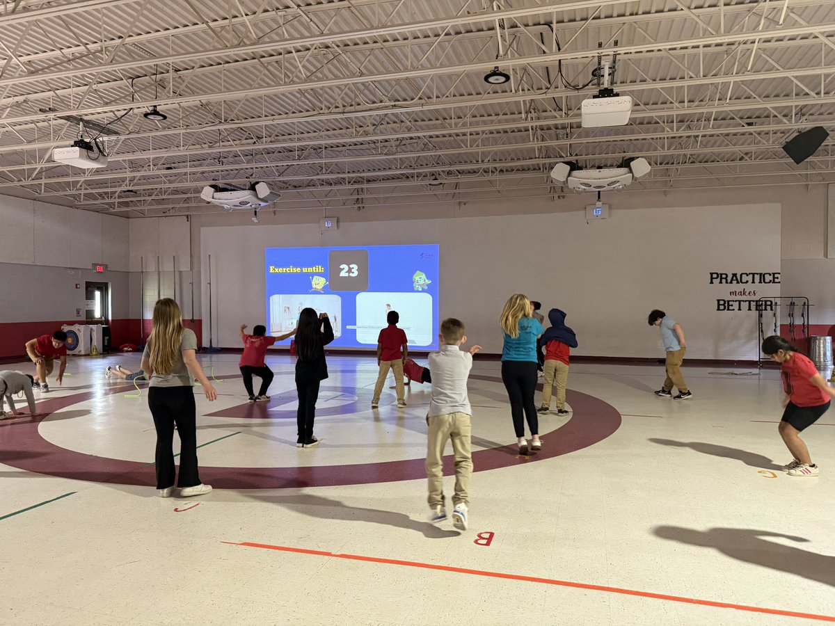 christenpointer's tweet image. 4th grade having a hard time choosing the exercise they want to do in todays This or That. @MNPS_kidshealth @DES_Bulldogs #MNPSWellnessWeek2025