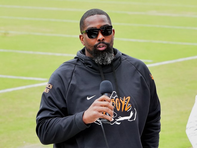 Will Vapreps Garlick (@willvapreps) on Twitter photo Where did the Top VA Rivals Prospects Commit? Virginiapreps <a href="/VaPrepsRivals/">Virginia Preps</a> breaks down the 2025 class
virginiapreps.rivals.com/news/where-the… Where did the Top VA Rivals Prospects Commit? Virginiapreps <a href="/VaPrepsRivals/">Virginia Preps</a> breaks down the 2025 class
virginiapreps.rivals.com/news/where-the…