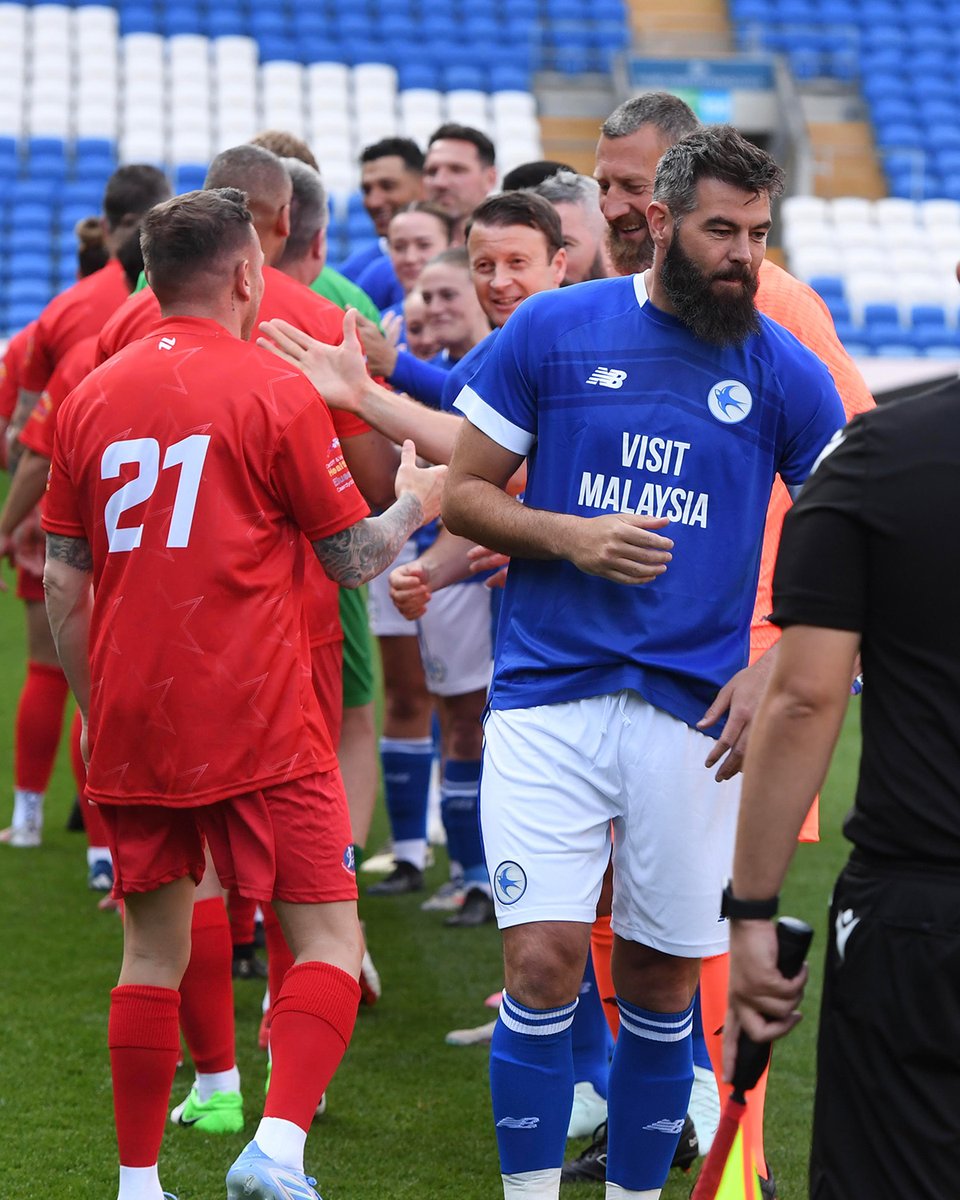 CardiffCityFPA's tweet image. A brilliant contest at CCS in our #CardiffCity XI vs. All Stars XI charity fixture! 🙌

The #Bluebirds XI win the penalty shootout 4-2! 💙

#CityAsOne