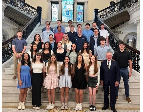 Franklin High School Boys Basketball and Cheer Teams Honored at State House for Championship Victories franklinps.net/o/fpsd/article…