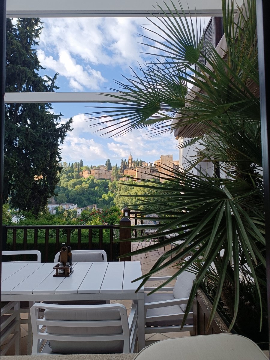 IrisParra_'s tweet image. Great experience at GCEL international conference in Granada, organized by @inedyto. Several interesting topics related to end of life and one of the most beautiful views.