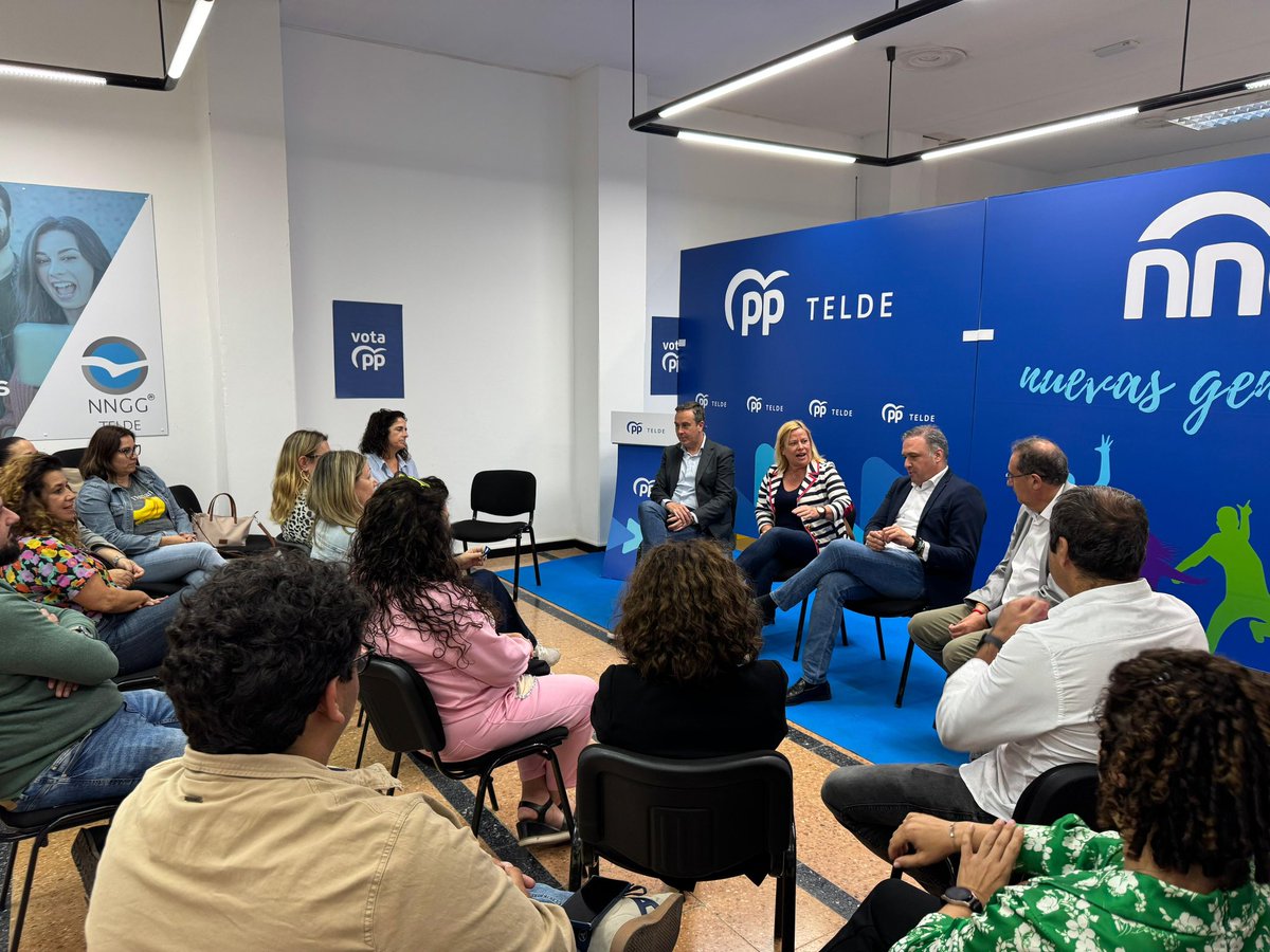 🔵 Nos hemos reunido con los empresarios de la Zona Comercial Abierta San Gregorio Telde para escuchar sus propuestas y trabajar juntos por un comercio local más fuerte y dinámico. 

👉🏻 También nos han compartido distintos proyectos que ponen en valor la importancia y el