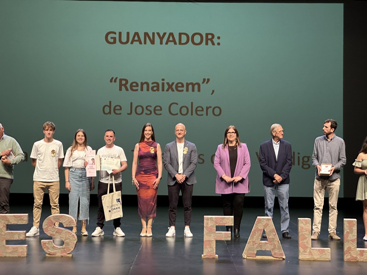 LletresFalleres's tweet image. 🥇Premi PORTAL DE VALLDIGNA a la millor POESIA LÍRICA per al treball “Renaixem”, de Jose Colero per a la @FallaCambro de Tavernes de la Valldigna. 

Enhorabona!

#plf25