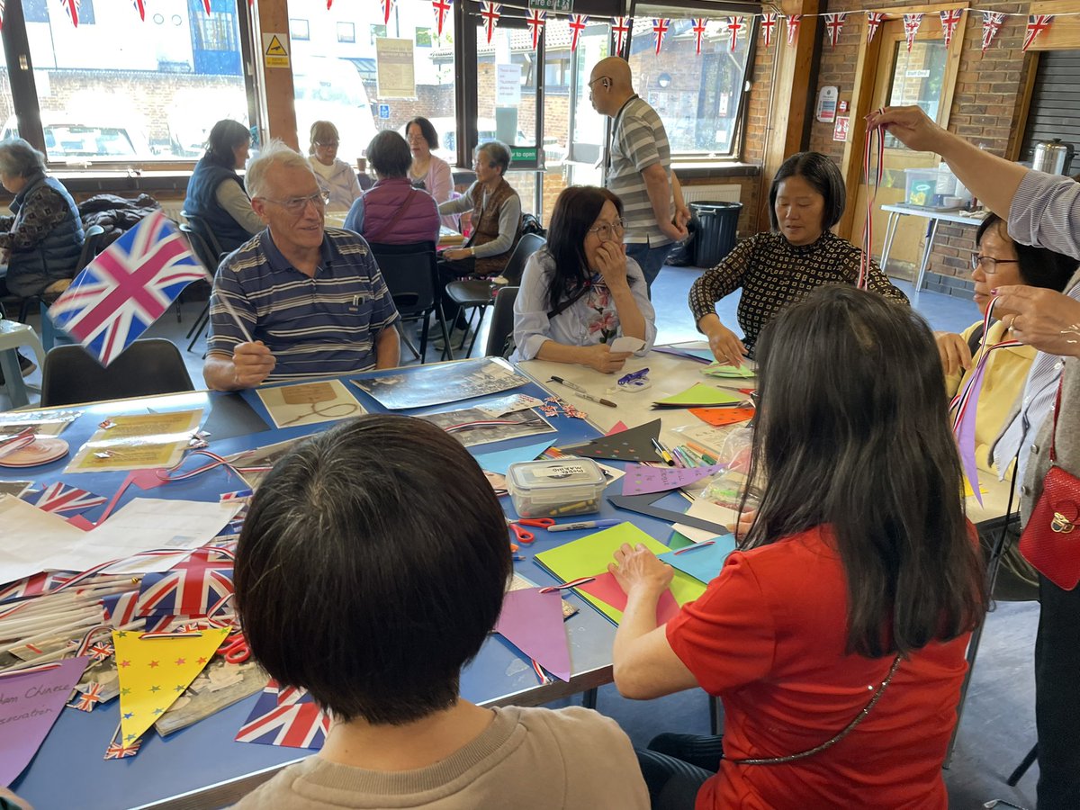 A Memorable VE Day with Newham Chinese Association

What a joy to celebrate VE Day with the wonderful people at the Newham Chinese Association today and community groups from St Marks #VEDay