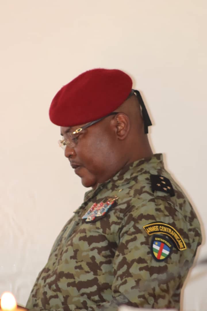 Le Premier Ministre Félix MOLOUA a assisté avec le Président de la République <a href="/FA_Touadera/">Faustin-Archange Touadéra</a> à l’inauguration de la grotte mariale Notre Dame des Armées au Camp KASSAÏ ce 9/5/25. Pour le général des Armées Mamadou ZEPHIRIN voit dans cette grotte un lieu de foi pour les militaires.