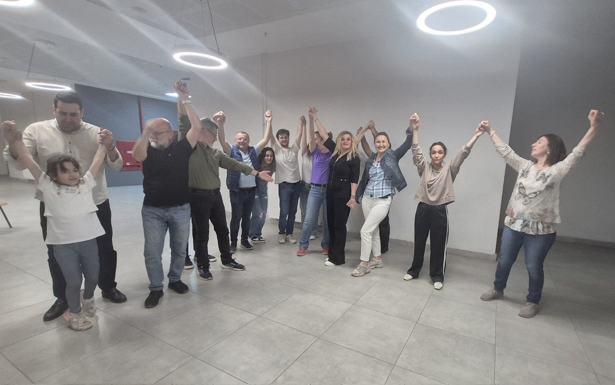 ekursun1's tweet image. 🎭 Bu gece biz bir ara
 Marmara Üniversitesi'nde...🥳
@memokrat 🥰