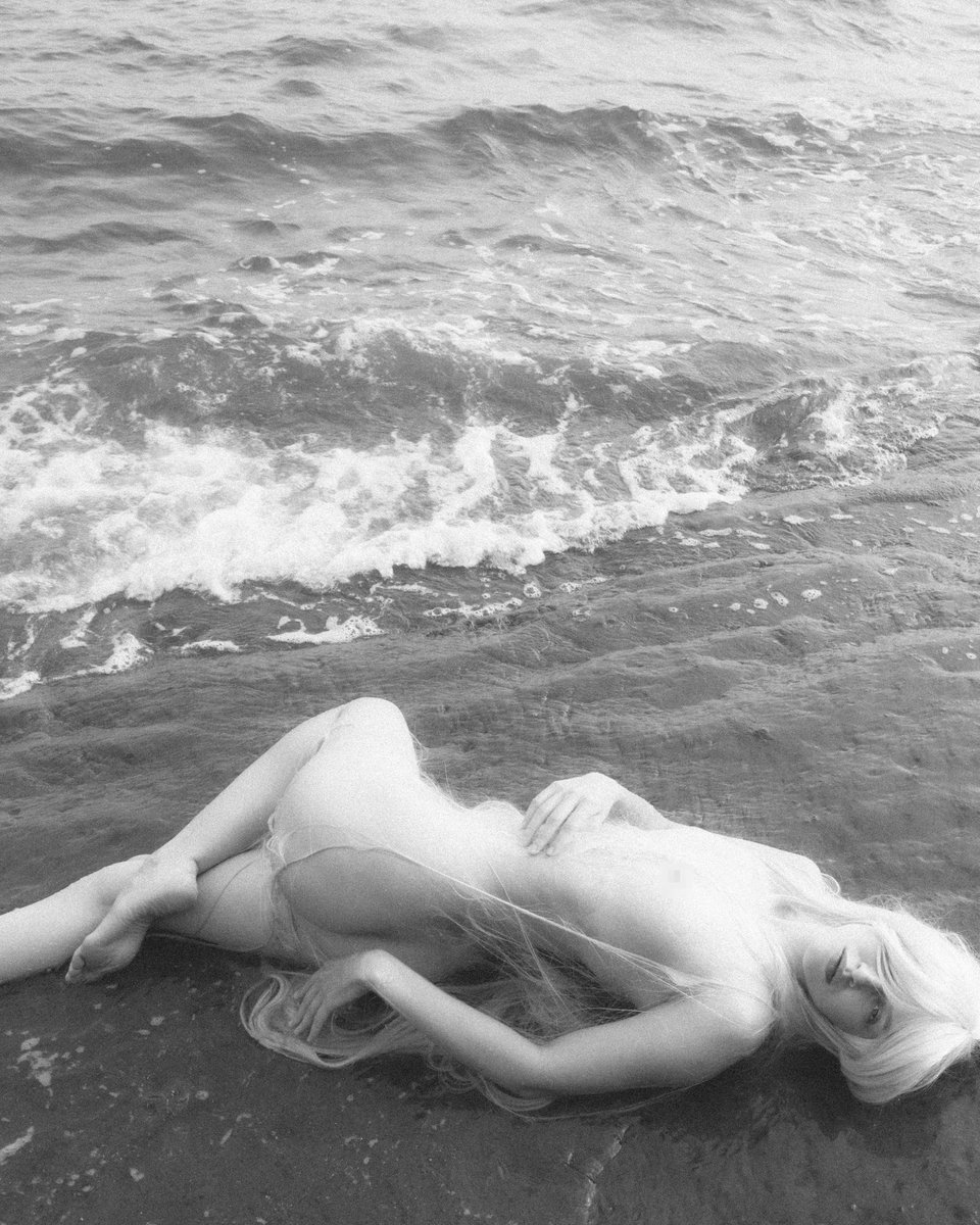 Dissolved in waves 🤍