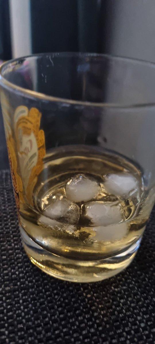 bybban's tweet photo. @AndreasSelberg @TrakHockey Jag behövde något starkare, fifan vad denna dag vart bättre! https://t.co/Uw0zSlo7Ea
