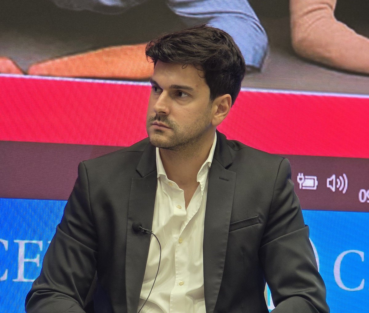 FIL FUTURO - FORO DE LA DEMOCRACIA | "El principal opositor a Pedro Sánchez es Pedro Sánchez tres días después. Los cubanos se lo advirtieron a los venezolanos, los venezolanos a los argentinos, y ahora los argentinos se lo advertimos a los españoles".

- Ignacio Bongiovanni.