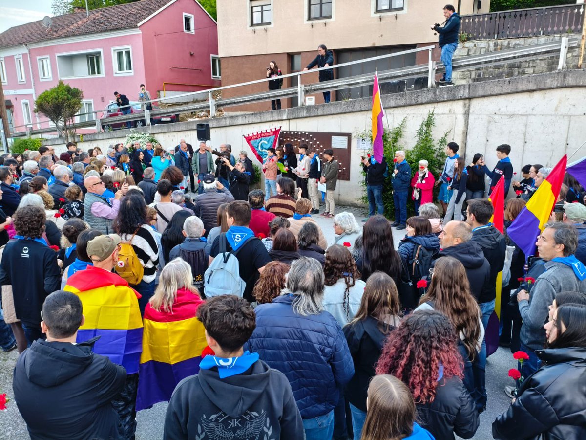 DemdLleida's tweet photo. Ja hi som! Alumnes de diferents centres educatius de Ponent, han arribat avui a Àustria per participar en els actes de commemoració del 80è aniversari de l’alliberament del camp de concentració de Mauthausen. Un viatge ple d’història i memòria! https://t.co/1iutWFwMbk